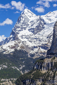 瑞士阿尔卑斯山高山脉山地景观旅游合影阿尔图片