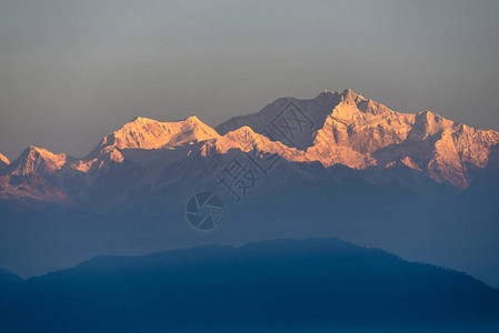 印度坎切宁加峰图片