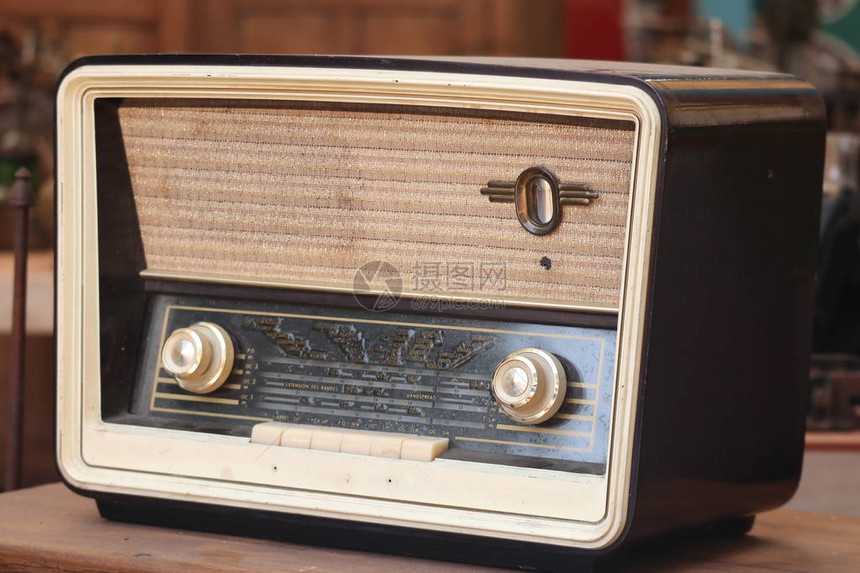收音机在当前时代是不可取的图片