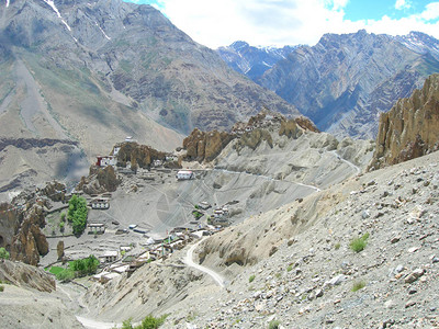 印度北部喜马拉雅山脉Spiti河谷地区上山时所见到的住宅图片