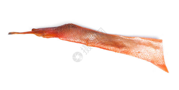 一块鲑鱼干白色背景上分离出鳞片图片