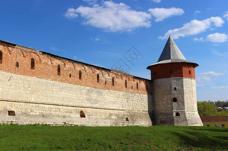 Zaraysk镇的藏身处角落塔和克里姆林宫墙俄罗斯莫科地区16世纪的中背景图片