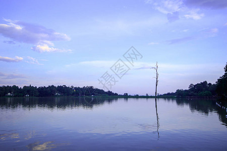 风景泰国怀忠太雄夜水池图片