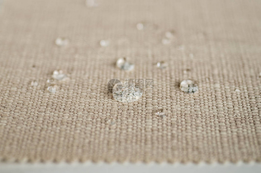 防水和防水面料如何使用这些简单的实验说明通过在织物上滴图片