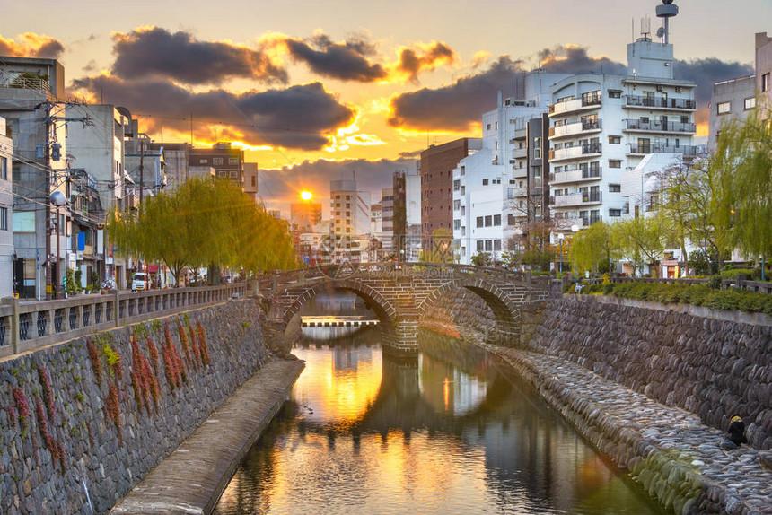 长崎日本城市景色日落时图片