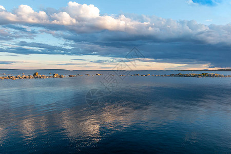 在瑞典东部霍恩斯兰特半岛的伯尔尼亚湾图片