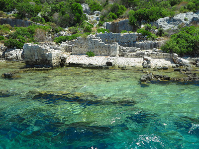 古希腊古城西梅纳的基科瓦多利切斯特岛废墟被地震摧毁背景