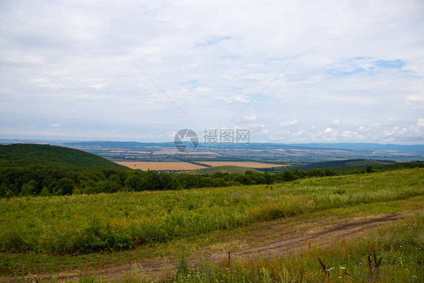 俄罗斯阿纳波斯基区低山图片