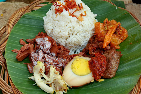 GudegJogjakarta的一盘特制大米饭图片
