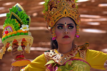 Pendet是印尼巴厘传统舞蹈图片