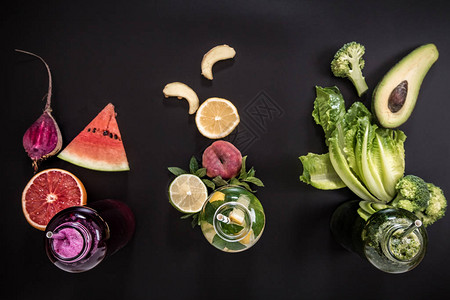 搭配不同的水果和蔬菜从顶部的视图饮食我和健图片
