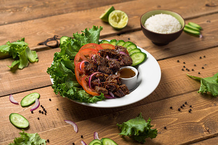 BoLucLac越南牛肉沙拉在柬埔寨也叫LokLak图片