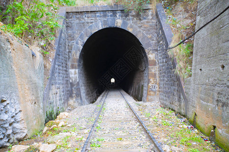 火车方式和隧道土耳其图片