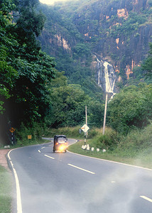 山上的道路是斯里兰卡河图片