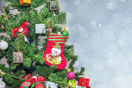 美丽的小木屋装饰圣诞树打火机和童话节日b图片
