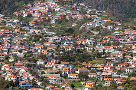 葡萄牙马德拉岛Funchal陡峭坡上的典型梯田建筑位于葡图片