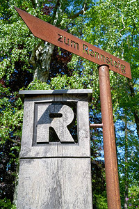 德国图林根岛登山路线Rennsteig的标志流行的登山路线长图片