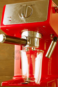 红色旧式咖啡机加拿图片