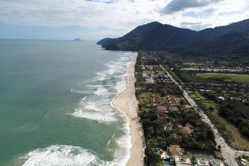 巴西圣保罗北海岸圣塞巴斯蒂昂的Maresias和Pauba海滩鸟瞰图假期旅行旅行目的地热带风光图片