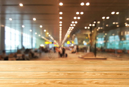 会议室大厅背景中的木桌背景图片
