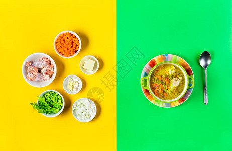 一锅酮鸡汤准备好的菜肴和配料概念拍摄顶视图图片
