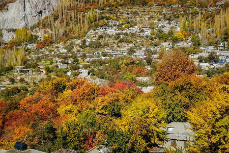 Baltistan的Hunza山谷秋天图片