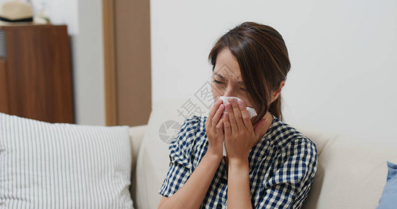 妇女患有流感图片