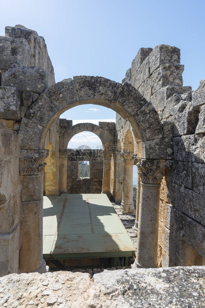 Alahan修道院是五世纪建筑的复合体图片