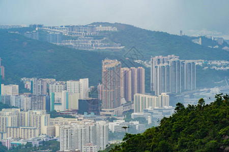 香港市中心的鸟瞰图亚洲智慧城市的金融区和商业中心摩天大楼和高图片