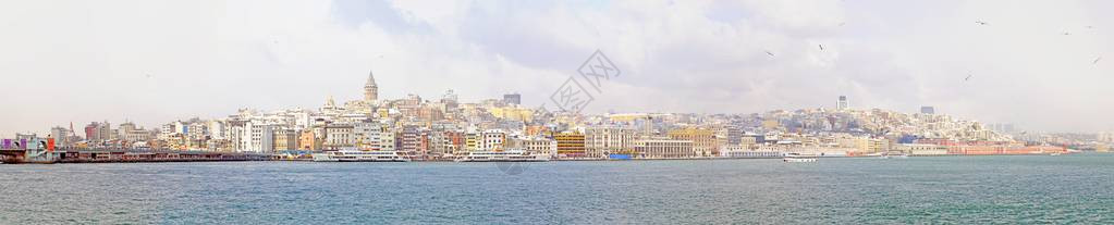 2012年2月1日伊斯坦布尔的博斯普鲁高清图片