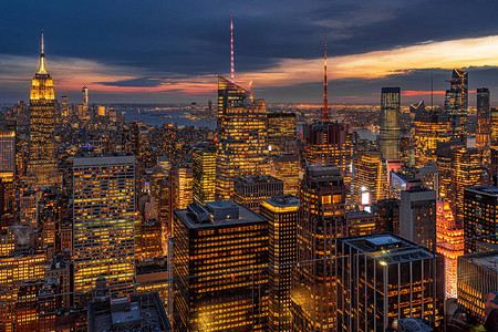暮光之城下曼哈顿纽约市城景观图片