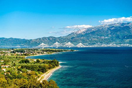 希腊佩特雷附近Corinth湾的RioAnt图片