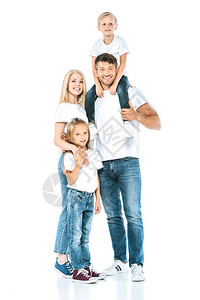 幸福的父亲抱着儿子肩膀紧靠妻子和图片