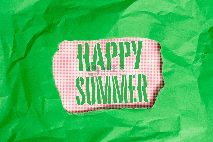显示快乐夏天的文字符号商业照片展示海滩阳光放松的阳光季节至日绿色皱巴的撕开彩色纸片中心图片