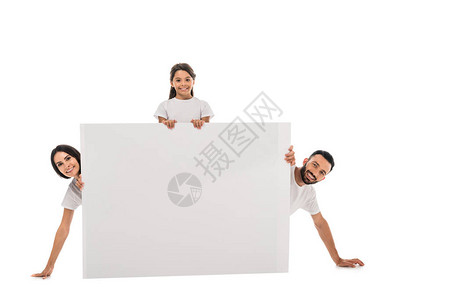 快乐的父母和幸福的女儿在白色的空白图片