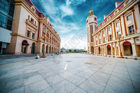 城市广场和历史建筑图片