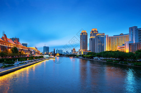 与天津海河交界的市中图片