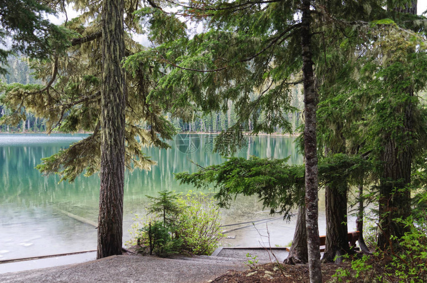 加拿大不列颠哥伦比亚省Joffre湖图片