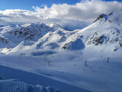 瑞士的雪峰山瑞士达沃斯Dav图片