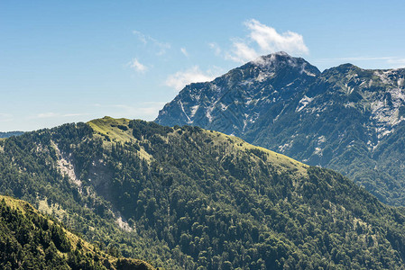 慈莱山北峰景观图片