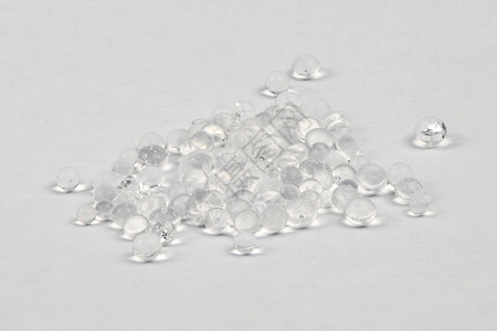 聚合物颗粒硅胶皮白色背景上的孤立高分辨率图片