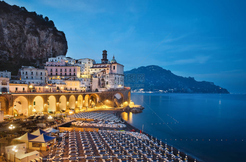 Amalfi海岸蓝色时段的图片