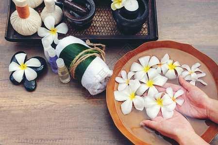 泰国女足部和芳香疗法产品的Spa身体护理和手部放松和健康护理健康图片