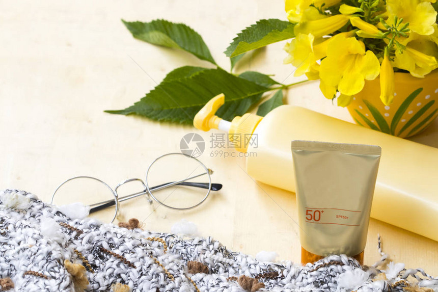 天然化妆品防晒霜spf50用于皮肤面部图片