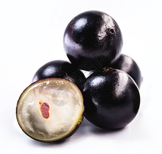 jabuticaba或是一种带紫色的黑色白水果背景图片