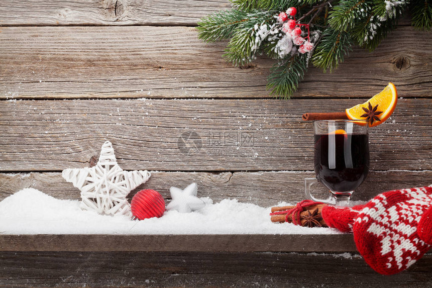 圣诞卡配有香红酒热饮装饰和xmas图片