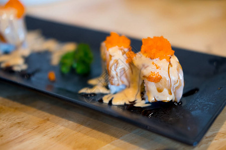 寿司和三文鱼图片