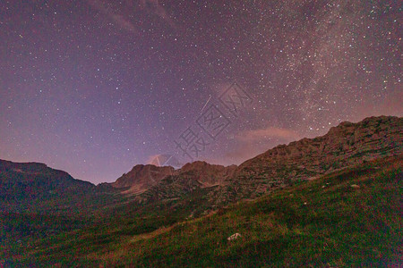 朱利安阿尔卑斯山的夜星天空图片