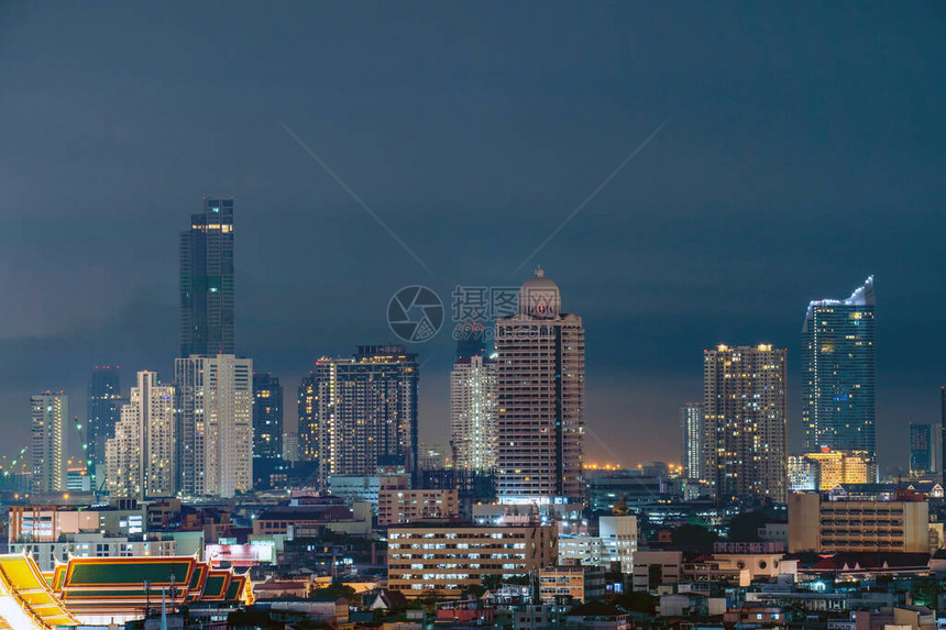 曼谷市中心沙吞区鸟瞰图泰国亚洲智慧城市的金融区和商业中心摩天大楼和高图片