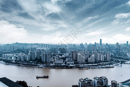 长江与重庆城市景观鸟瞰图图片